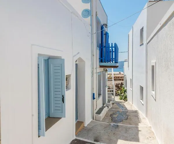 Sunset Nest Plaka (Milos)