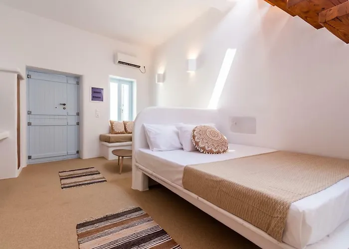 Sunset Nest Plaka (Milos)